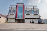 OYO 93072 Asri Homestay Syariah 飯店 Siak Hulu住宿飯店