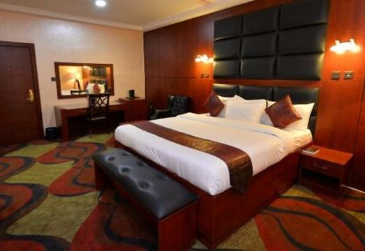 Treasures Suites & Conferences - Housity