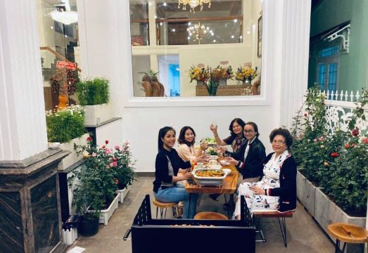 5. 원 밀리언 홈스..