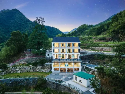 Tonglu Yishuyishe Homestay Hotels in Huxiao Gorge