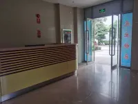 Qinghua Hotel (Lincang People's Hospital New Campus) - Kæledyr tilladt
