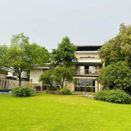 Watermark Promenade · Riverside Charm & Peak View Vacation Villa (Lijiang River Branch)