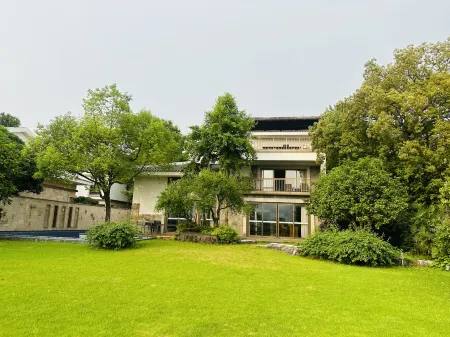 Lingchuan Shuiyun Fengjing Homestay (Lijiang Store) Отели рядом с достопримечательностью «Li River Craftsman Village»