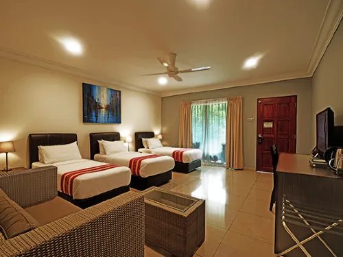 Tioman Dive Resort Hotels in Rompin