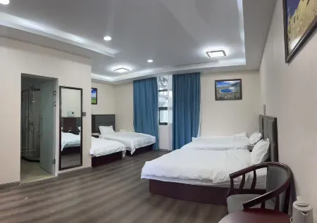 Mountaineering Hiking Travel Grand Hotel Отели в г. Ниламу