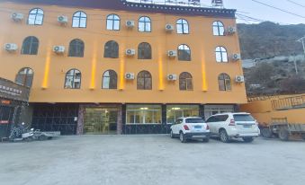Bianba Yunding Hotel