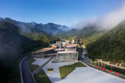 Qinglong Mountain Yuelai Conference & Resort Hotel