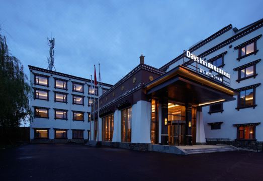 2. Days Inn..