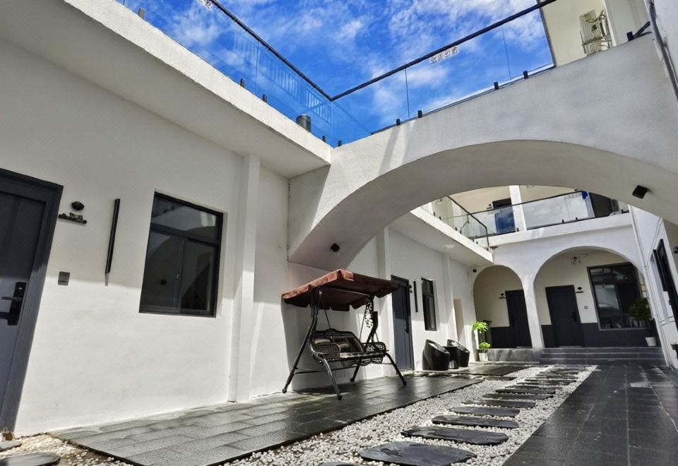 Guanshan Yue Courtyard Homestay