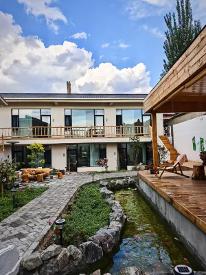 Tekes Nuanxiangwu Homestay (Lijie Branch)