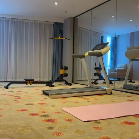 Huarui Lemon Hotel (Zhenjiang Railway Station Wanda)