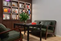 Good Friend Inn (Guilin Maternity and Child Bo'ai Hospital Baoxian Middle School Shop)