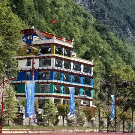 Heishui Sencuo Secret Realm Grand Hotel