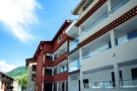Qianshan·guiyue Smarthomestay(JiuzhaiQianguqingBranch)