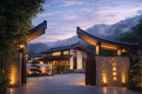 Yulong Mountain The Alpenglow Resort