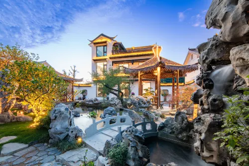 Bamboo Veranda · Hedge Bamboo Lodge - Gym