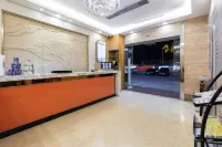 朗心酒店（深圳羅湖東門老街店） - 停車場