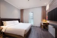 HanTing Premium Hotel (Nantong Railway Station, The MixC) - موقف سيارات