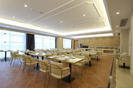 Vienna International Hotel (Huangshan High-speed Railway North Station) Отели рядом с достопримечательностью «Huizhou Cultural Park · Huashang Villa - Swimming Pool»