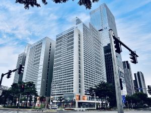 Guangzhou South Railway Station Aurora Borealis Boutique apartment