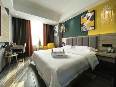 yueshe luxury hotel Отели рядом с достопримечательностью «Wangwu Mountain»