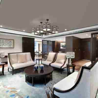 亞丁日松貢布皇冠假日酒店 Rooms