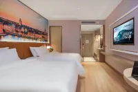 Vienna Hotel (Linyi City Center Taisheng Plaza)