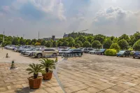 Hong'an Hotel (Jiyuan Baolong Square Vocational and Technical College Branch) - Parkering