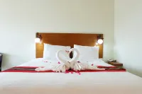 Chaophayathara Riverside Hotel Hotels in Sankhaburi