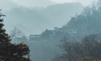 Hetang Lanyue Hot Spring Hostel (Mount Emei Scenic Area)