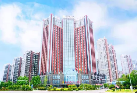Jining Juntao Grand Hotel Отели рядом с достопримечательностью «Jining Indoor Stadium»