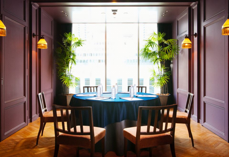 2. 오리엔탈 호텔 ..