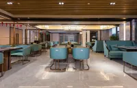 Stay International Hotel - parking