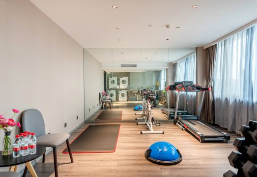 HomeinnSelected Hotel Overview