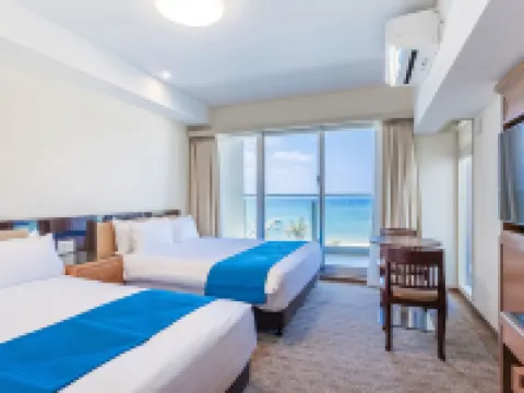 KARIYUSHI LCH.RESORT on The Beach 名護のホテル