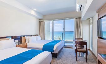 KARIYUSHI LCH.RESORT on The Beach