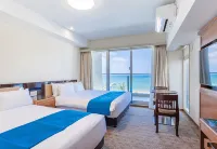 KARIYUSHI LCH.RESORT on The Beach