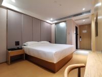 柏曼酒店(深圳机场北国际会展中心店) - 标准大床房