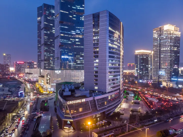 Zhengzhou East Railway Station Crossing Hotel