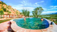 Yulong Shahu Container Hot Spring Hotel - Hot Springs