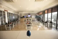 Cassowary Hotel - breakfast