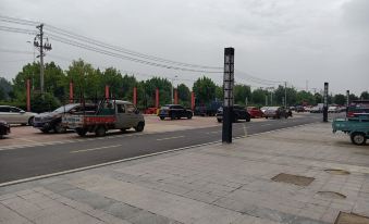 Junlai Hotel (Lu'an Sanshipu Town Changjiang East Road)