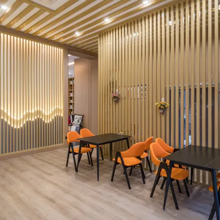 Greentre Carrey Light Luxury Hotel (Taizhou Luqiao Zhongsheng Plaza)