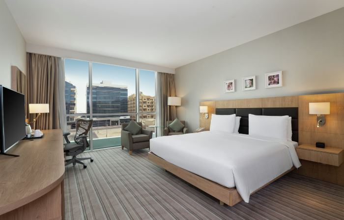 Hilton Garden Inn Dubai, Mall Avenue