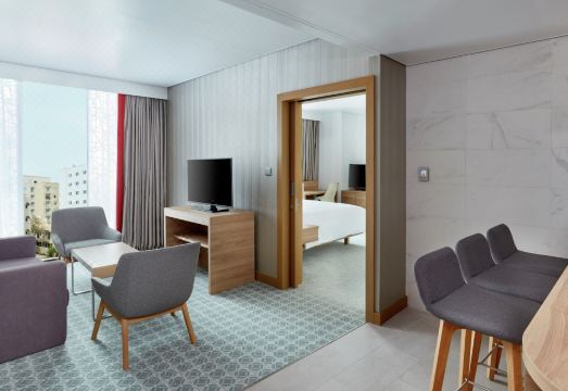 힐튼 가든 인 무스카트 알 쿠와이르