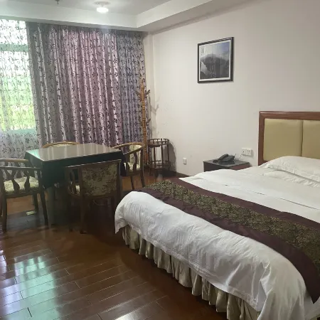 Shunfenglou Hotspring Hotel