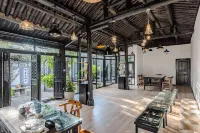 Shenjun Chinese Inn (Weishan Ancient City Xinggong Tower)