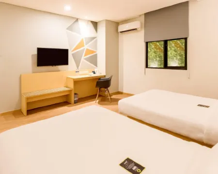 Juno Jatinegara Jakarta Hotels in East Jakarta