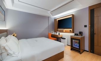 Qingmu Platinum Hotel (Nanjing Longhua Road Metro Station Jiangpu Bus Station)