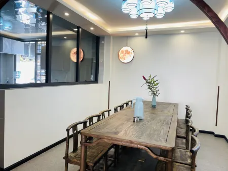 Seven Guesthouse Отели рядом с достопримечательностью «Yangzong Passenger Transport Terminal»